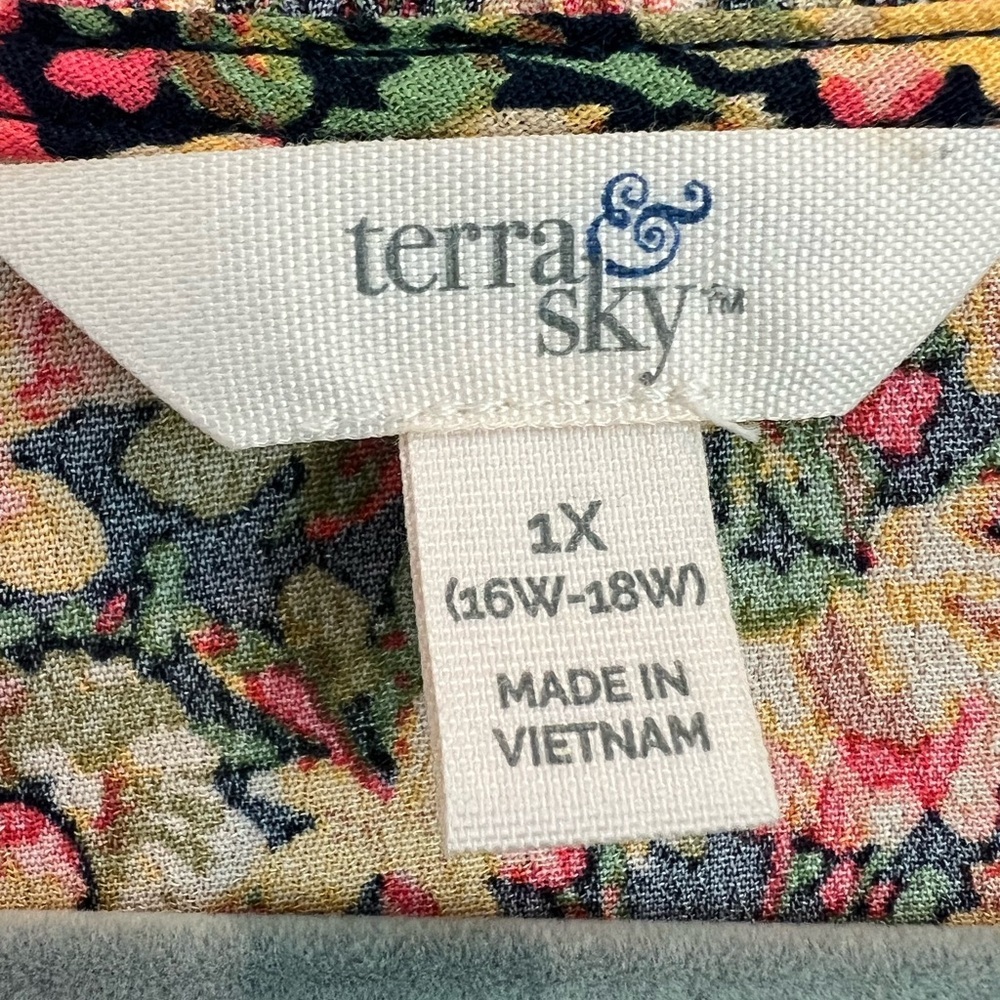 Terra & Sky Floral Boho Smocked V-Neck Blouse 1X Black Yellow Peach Flowers - Picture 3 of 9